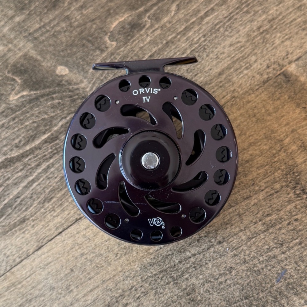 Orvis V02 IV Fly Reel Dark Fly Fishing Gear Plum Burgundy Gunsmoke